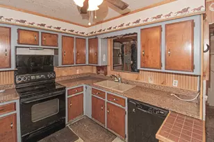164 Tom, Livingston, TX 77351 - Photo 16
