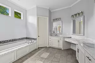 818 W 43rd St, Houston, TX 77018 - Photo 16