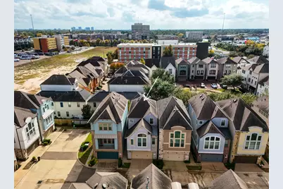 11005 Acorn Falls Drive, Houston, TX 77043 - Photo 30