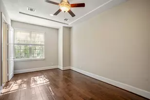 11005 Acorn Falls Dr, Houston, TX 77043 - Photo 14