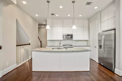 11005 Acorn Falls Drive, Houston, TX 77043 - Photo 8