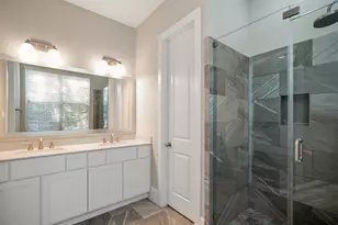 11005 Acorn Falls Dr, Houston, TX 77043 - Photo 16