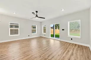 1030 Reverend Bj Lewis Dr St, Houston, TX 77088 - Photo 8