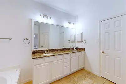 18 Avenswood Place, The Woodlands, TX 77382 - Photo 10