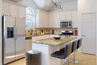 18 Avenswood Place, The Woodlands, TX 77382 - Photo 4