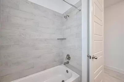 2825 Golden Isle Drive, Texas City, TX 77568 - Photo 26