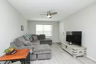 323 N Outlar St, Wharton, TX 77488 - Photo 8