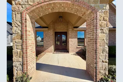 838 Oak Ridge Drive, Angleton, TX 77515 - Photo 2