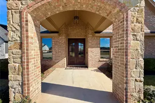 838 Oak Ridge Dr, Angleton, TX 77515 - Photo 2