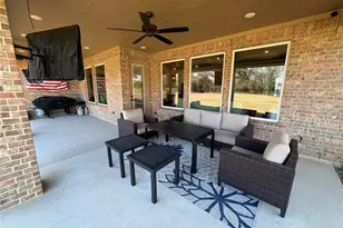 838 Oak Ridge Dr, Angleton, TX 77515 - Photo 46