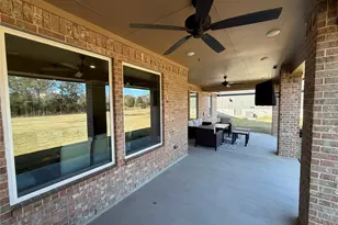 838 Oak Ridge Dr, Angleton, TX 77515 - Photo 48