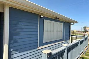 989 Alberdie Dr, Crystal Beach, TX 77650 - Photo 14