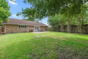 11910 Mullins Dr, Houston, TX 77035 - Photo 24
