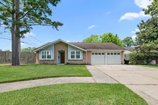 11910 Mullins Dr, Houston, TX 77035 - Photo 2