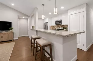 11910 Mullins Dr, Houston, TX 77035 - Photo 14