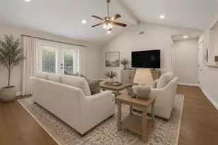 11910 Mullins Dr, Houston, TX 77035 - Photo 10