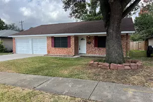 1104 E Thirteenth St, Deer Park, TX 77536 - Photo 1
