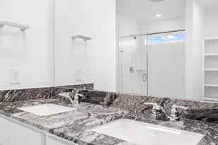 13 Robin Ct, Angleton, TX 77515 - Photo 20