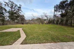 306 Oak Dr, Lake Jackson, TX 77566 - Photo 30