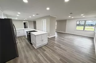 306 Oak Dr, Lake Jackson, TX 77566 - Photo 18