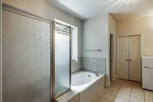 11114 Sherwood Garden Dr, Houston, TX 77043 - Photo 14