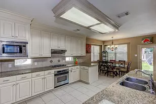 11114 Sherwood Garden Dr, Houston, TX 77043 - Photo 8
