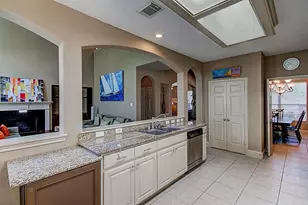 11114 Sherwood Garden Dr, Houston, TX 77043 - Photo 8