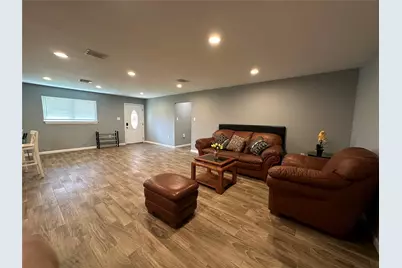120 Shanklin Road, Angleton, TX 77515 - Photo 2