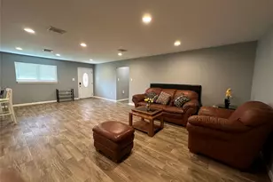 120 Shanklin Rd, Angleton, TX 77515 - Photo 2