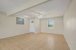 827 Pickney Ave, Port Bolivar, TX 77650 - Photo 6