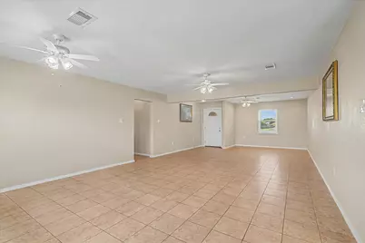 827 Pickney Avenue, Port Bolivar, TX 77650 - Photo 12