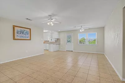 827 Pickney Avenue, Port Bolivar, TX 77650 - Photo 10