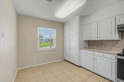 827 Pickney Avenue, Port Bolivar, TX 77650 - Photo 16