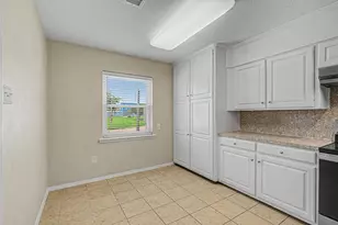 827 Pickney Ave, Port Bolivar, TX 77650 - Photo 16