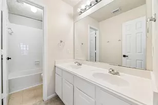 8126 Buffalo Springs Ct, Sugar Land, TX 77479 - Photo 22