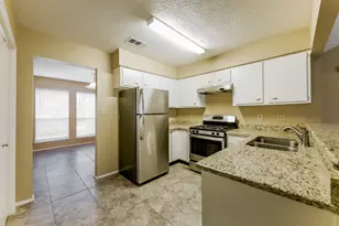 9415 Charterlawn Cir, Houston, TX 77070 - Photo 6