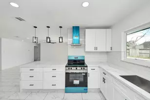 1418 San Sebastian Ln, Nassau Bay, TX 77058 - Photo 18