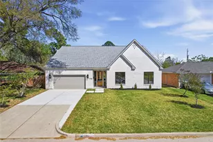 1918 Spillers Ln, Houston, TX 77043 - Photo 2