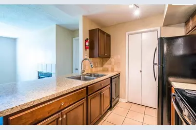 3900 Woodchase Drive #63, Houston, TX 77042 - Photo 6