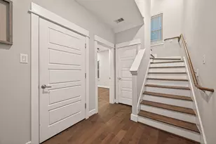 2010 St Charles St, Houston, TX 77003 - Photo 4