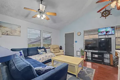 1019 Sunset Drive, San Leon, TX 77539 - Photo 8