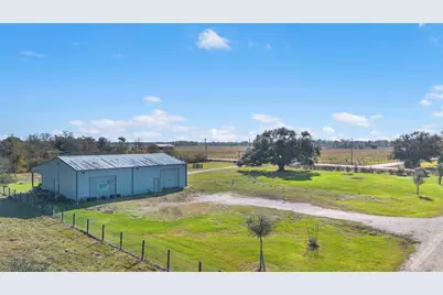 1210 County Road 32, Angleton, TX 77515 - Photo 16