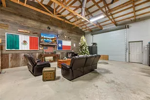 1210 County Rd 32, Angleton, TX 77515 - Photo 4