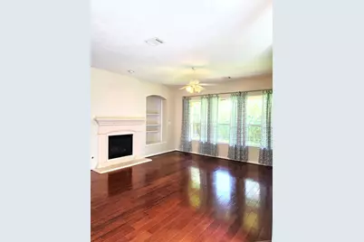 80 N Frontera, The Woodlands, TX 77382 - Photo 4