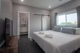 1040 Johnson Rd, Gilchrist, TX 77617 - Photo 22