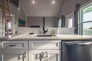 1040 Johnson Rd, Gilchrist, TX 77617 - Photo 20