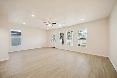 141 Golf View, Montgomery, TX 77356 - Photo 4