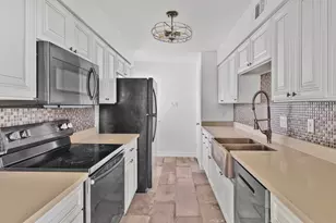 7860 Green Lawn Dr, Houston, TX 77088 - Photo 8