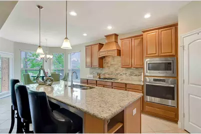 39 Wading Pond, The Woodlands, TX 77375 - Photo 4