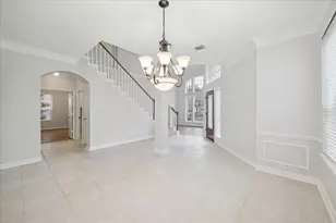 5810 Brook Bend Dr, Sugar Land, TX 77479 - Photo 2
